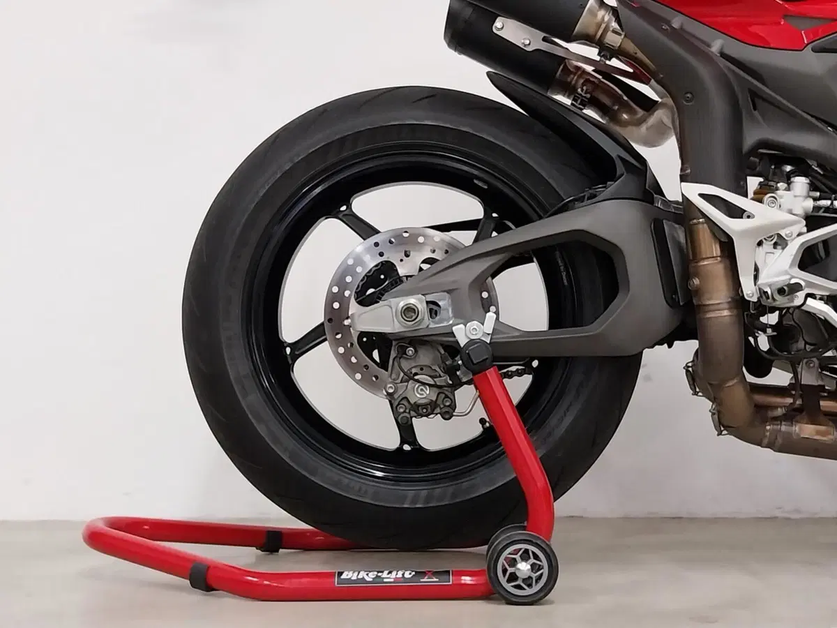 Ducati Streetfighter V4 S (2025 - 26) (10)