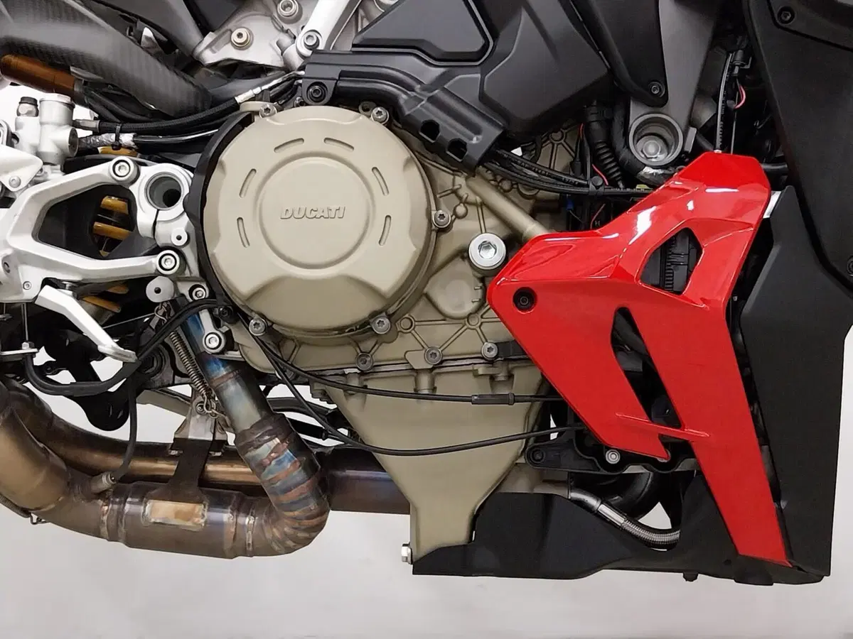 Ducati Streetfighter V4 S (2025 - 26) (12)
