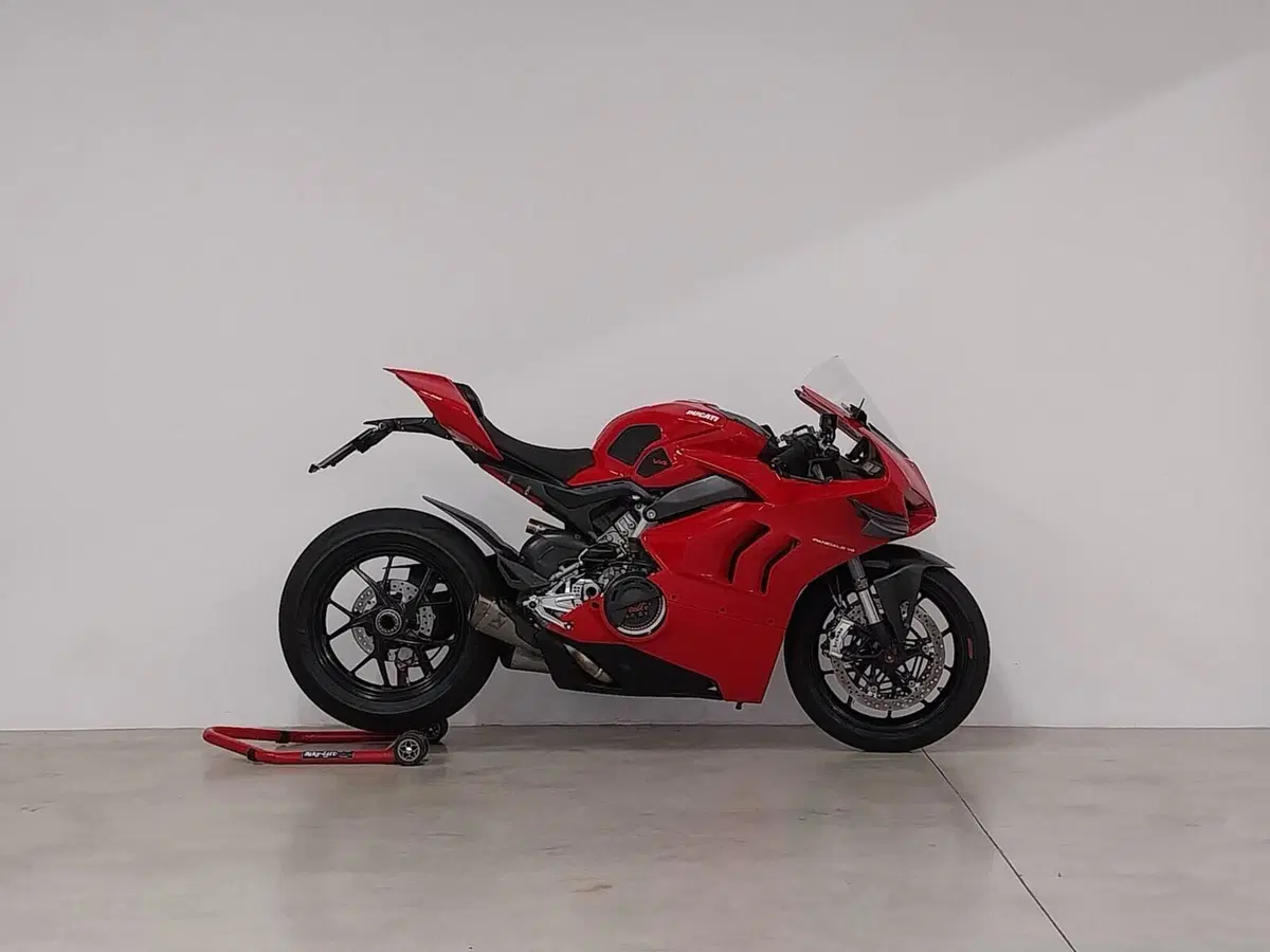Ducati Panigale V4 1100 (2020) (2)