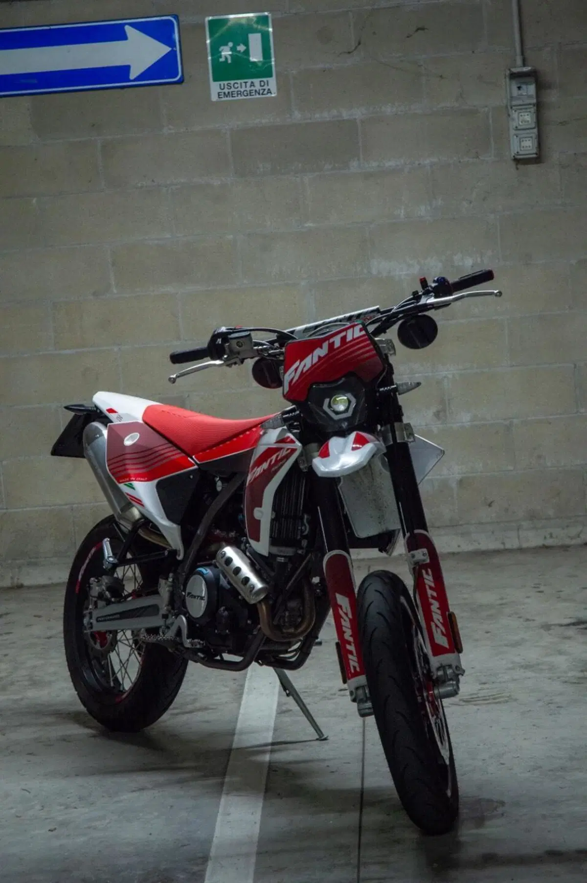 Fantic Motor XMF 125 Motard Performance 4T (2023 - 24) (7)