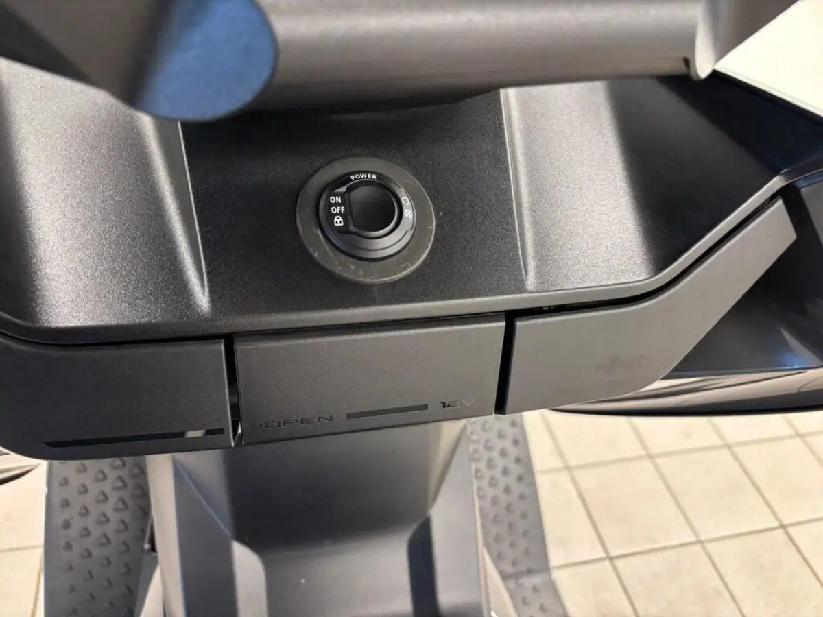 Bmw CE 04 (2021 - 25) (7)