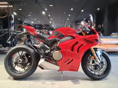 Ducati Panigale V4 S (2022 - 24) usata