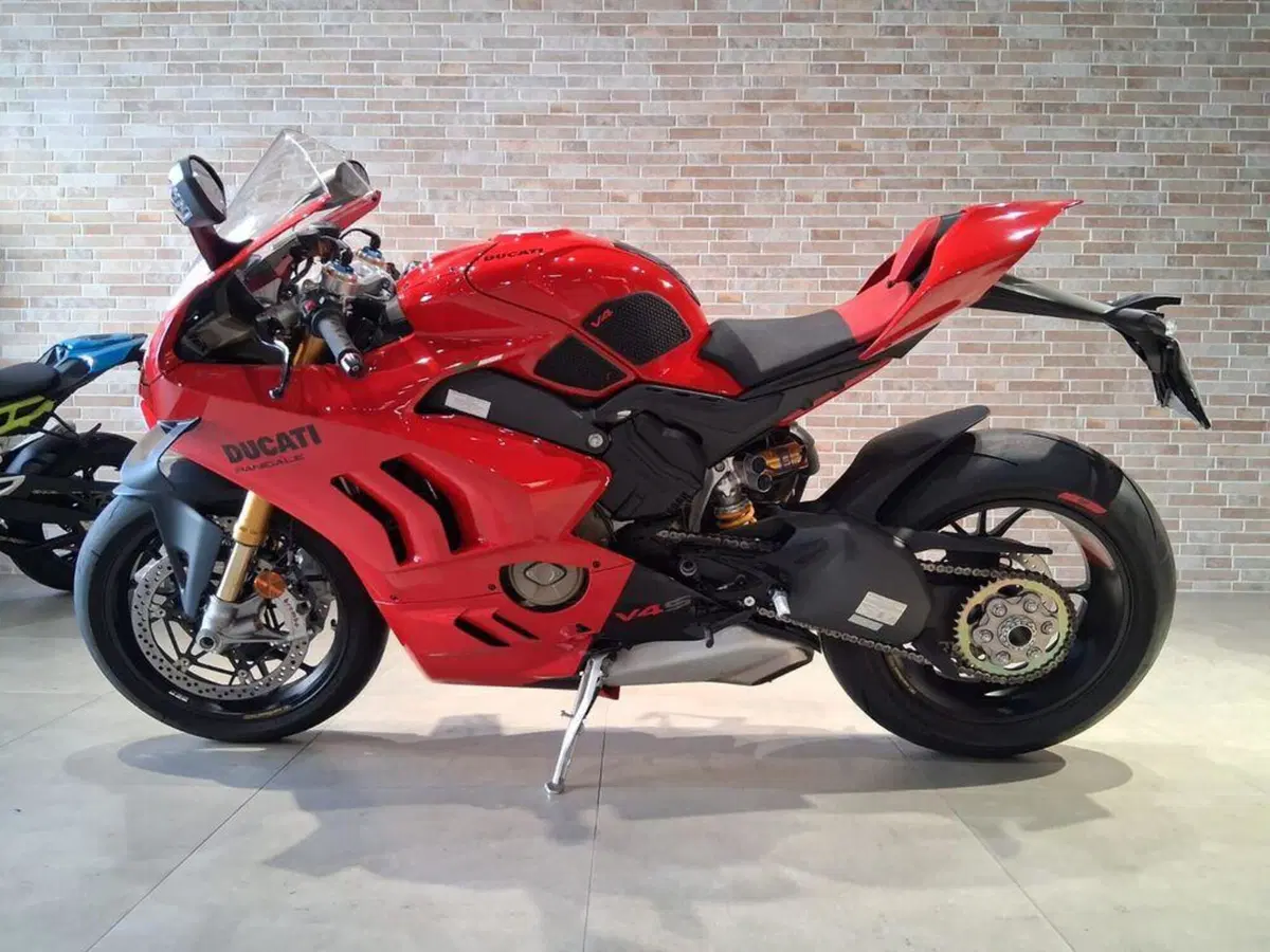 Ducati Panigale V4 S (2022 - 24) (5)