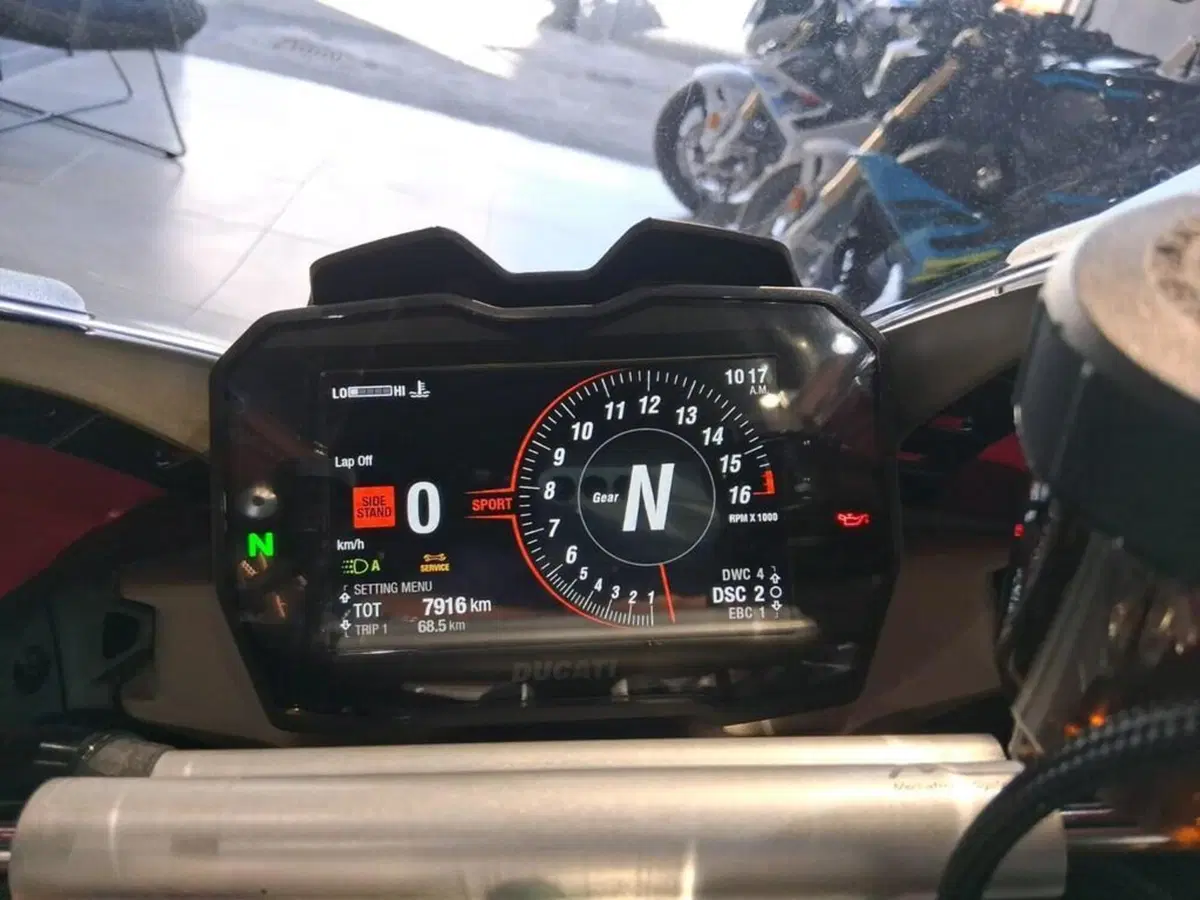 Ducati Panigale V4 S (2022 - 24) (10)