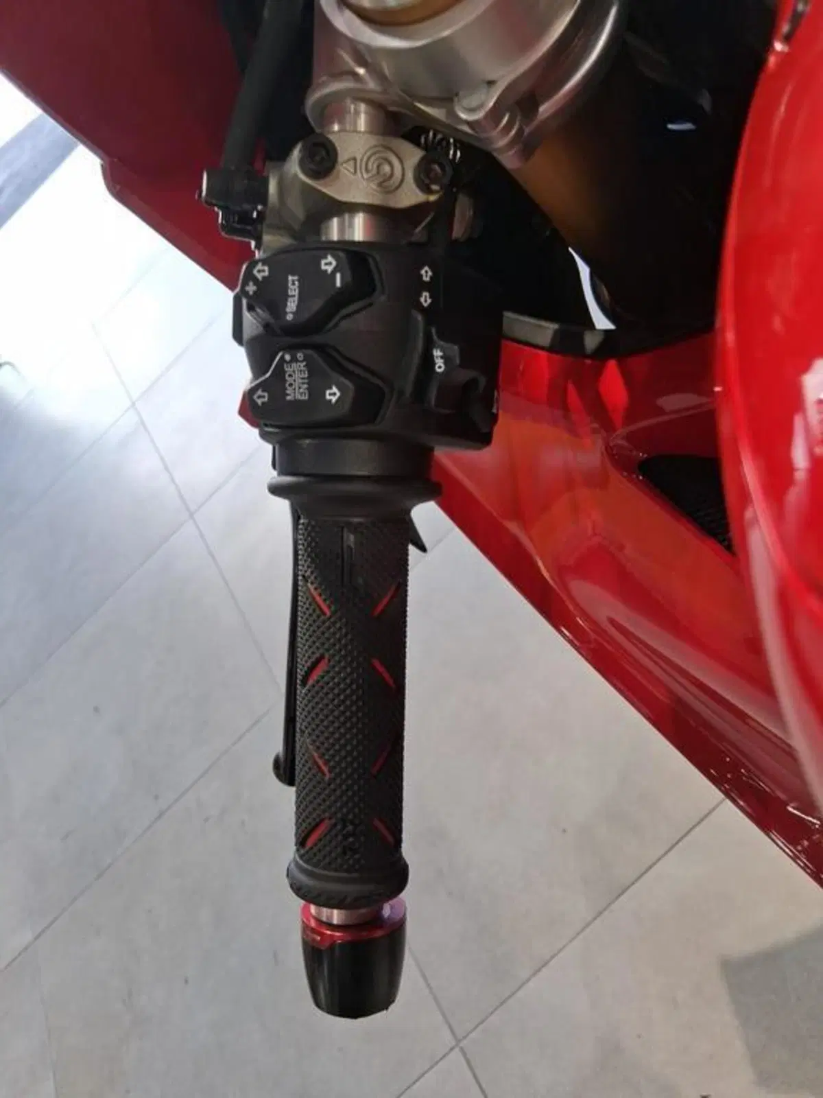 Ducati Panigale V4 S (2022 - 24) (11)