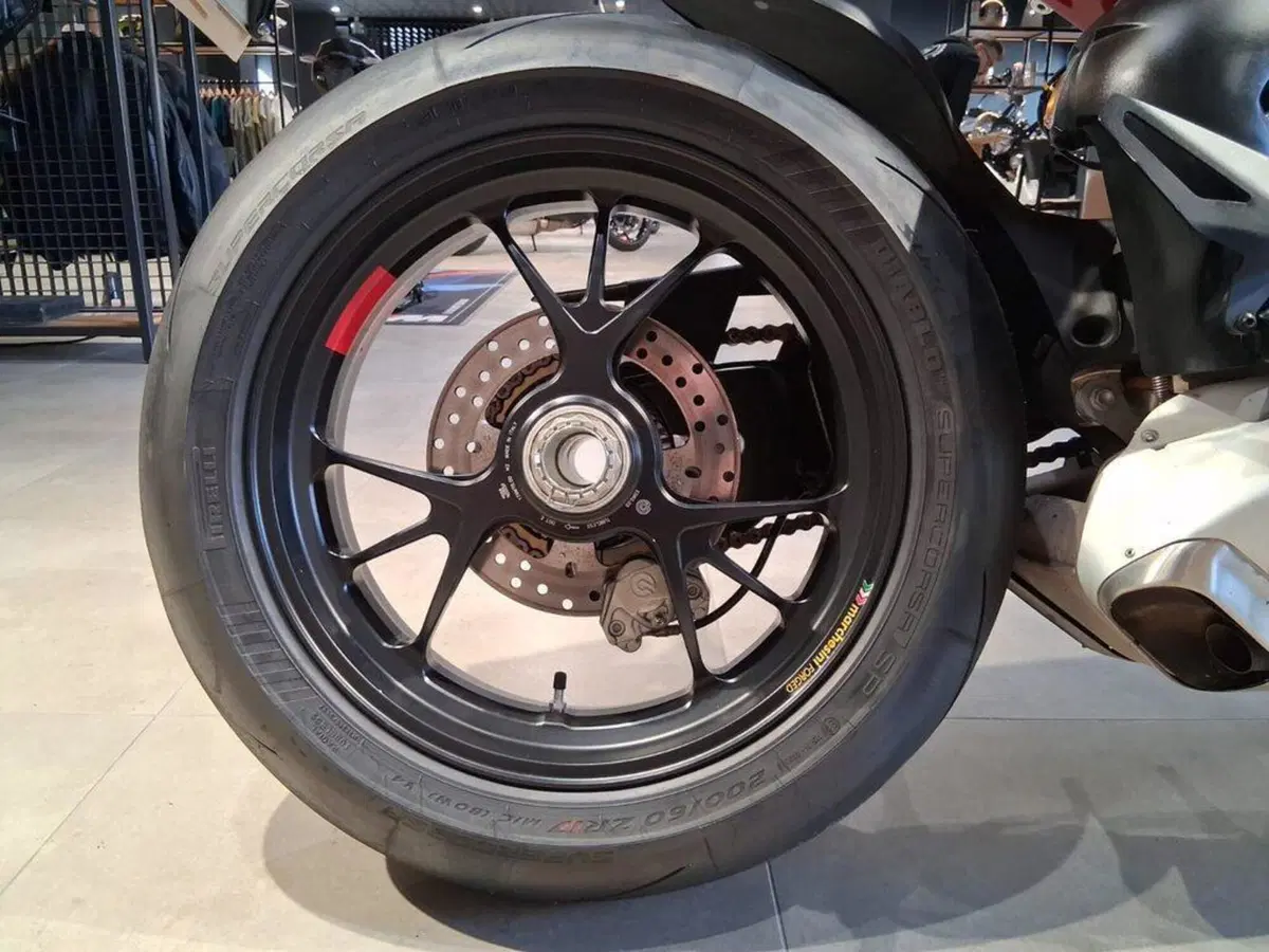 Ducati Panigale V4 S (2022 - 24) (13)