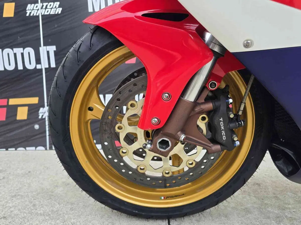 Honda CBR 1000 RR Fireblade (2004 - 05) (11)