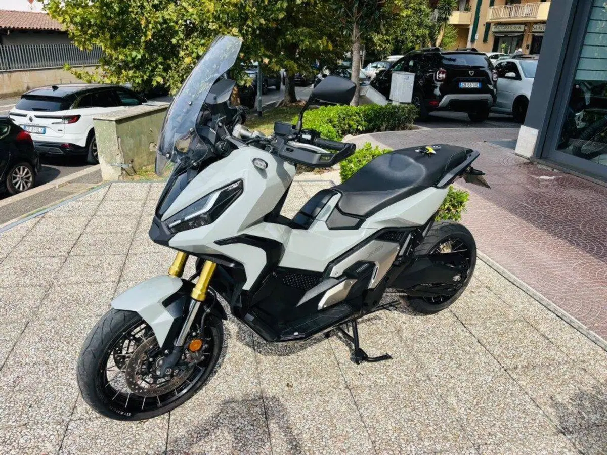 Honda X-ADV 750 DCT (2021 - 24) (9)