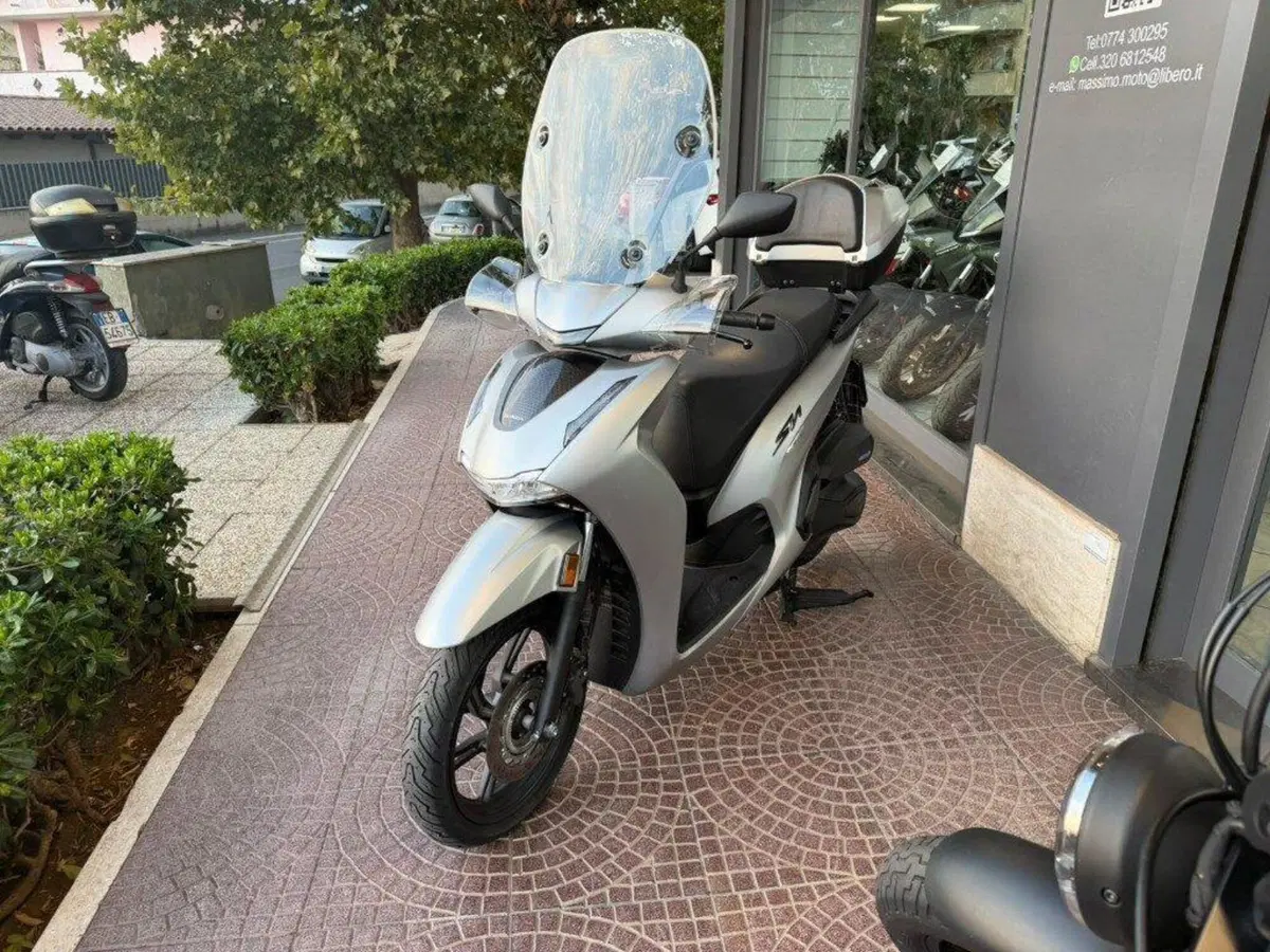 Honda SH 350 (2021 - 24) (9)