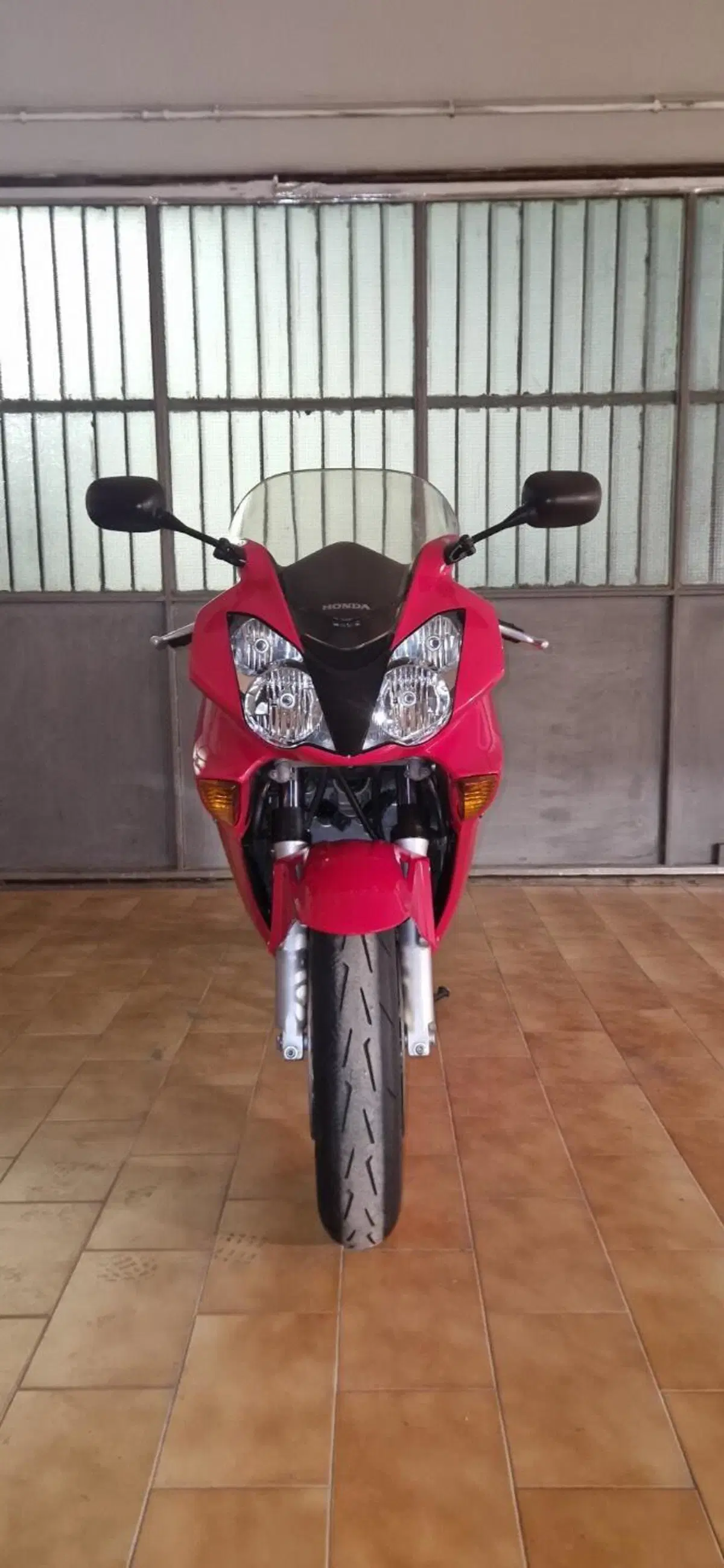 Honda VFR 800 (2002 - 05)