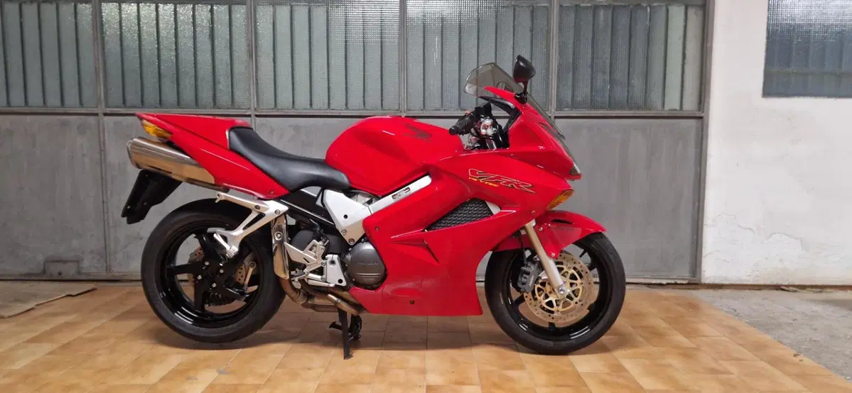 Honda VFR 800 (2002 - 05) (3)