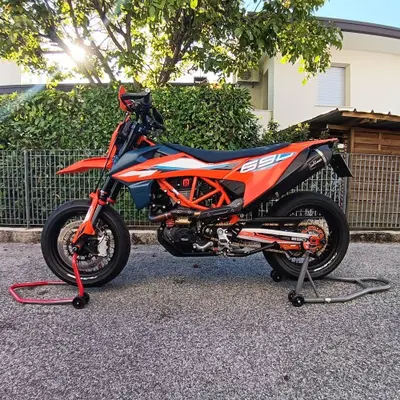 KTM 690 SMC R (2023 - 25) usata