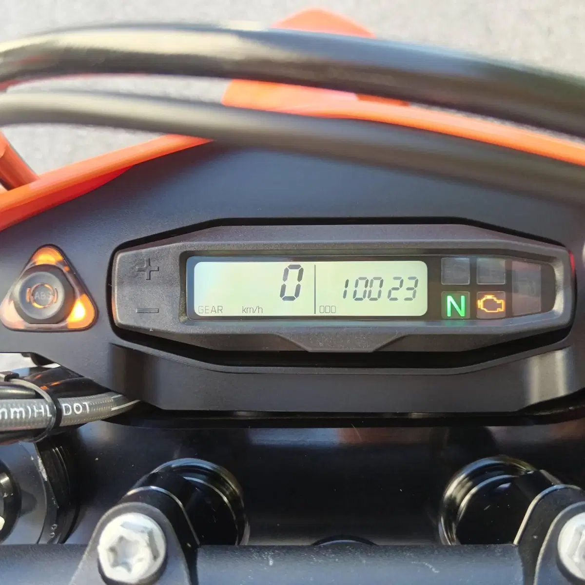 KTM 690 SMC R (2023 - 25) (11)