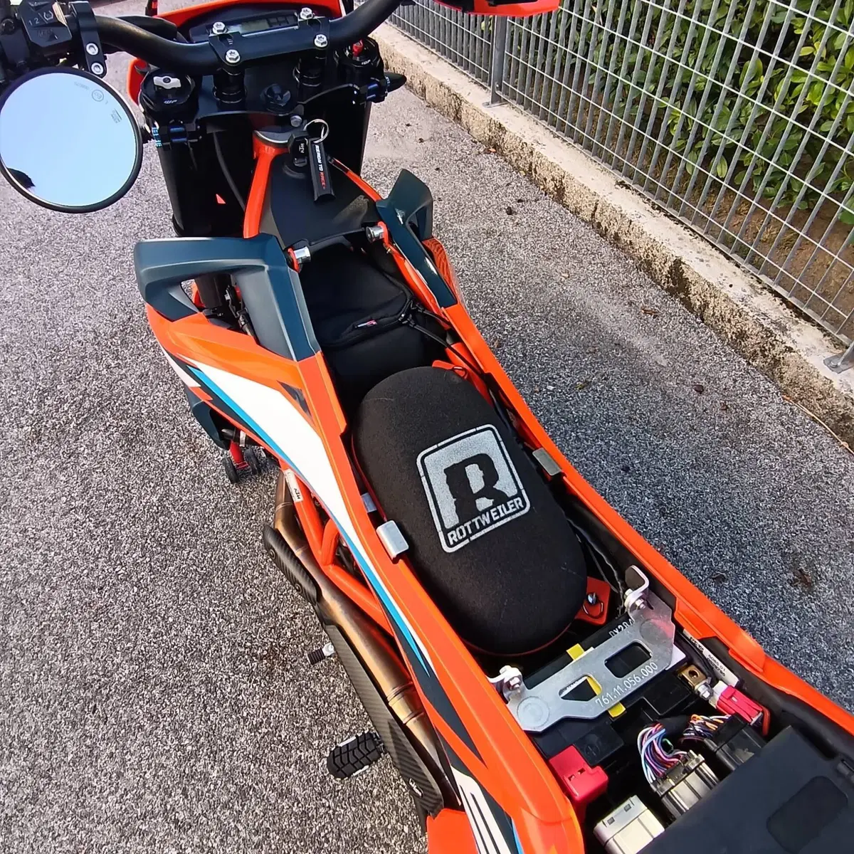 KTM 690 SMC R (2023 - 25) (12)