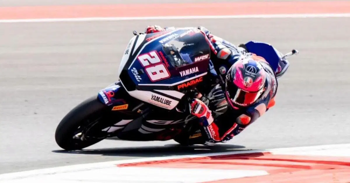 Moto2 pulp: incidente multiplo, beffa Escrig. E vince Izan Guevara [CLASSIFICA e VIDEO]