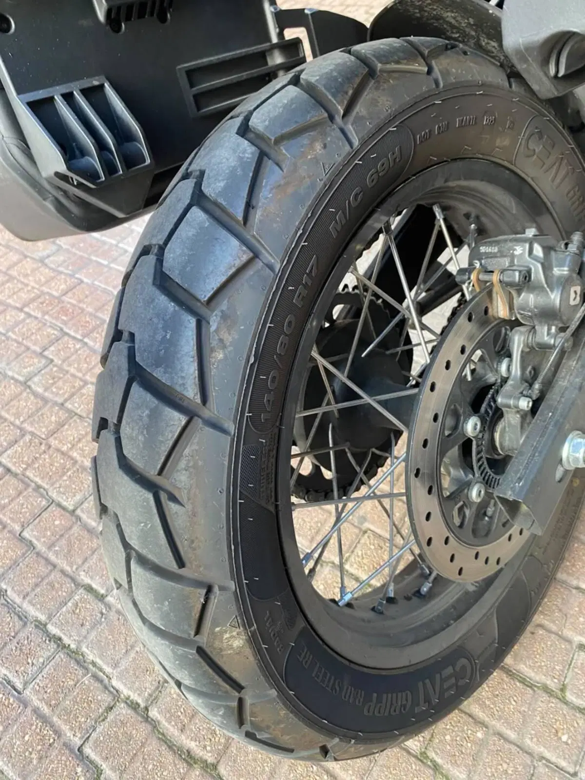 Royal Enfield Himalayan 450 (2024 - 26) (2)