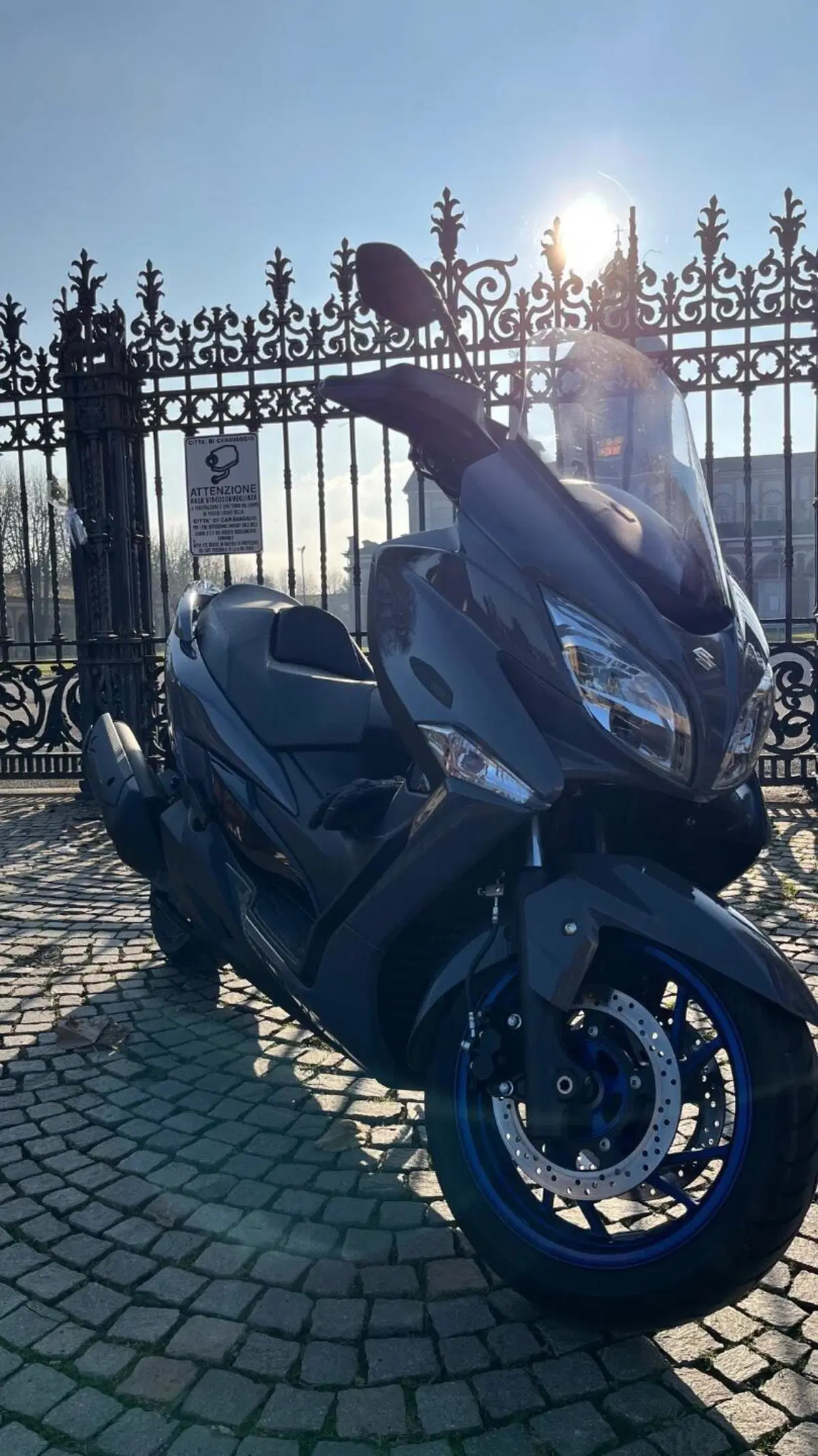 Suzuki Burgman 400 (2022 - 24) (2)