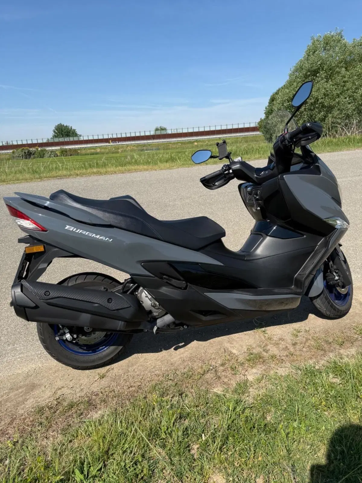 Suzuki Burgman 400 (2022 - 24) (6)
