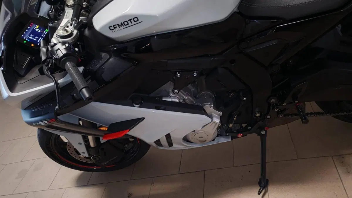 CFMOTO 675SR-R (2025 - 26) (6)