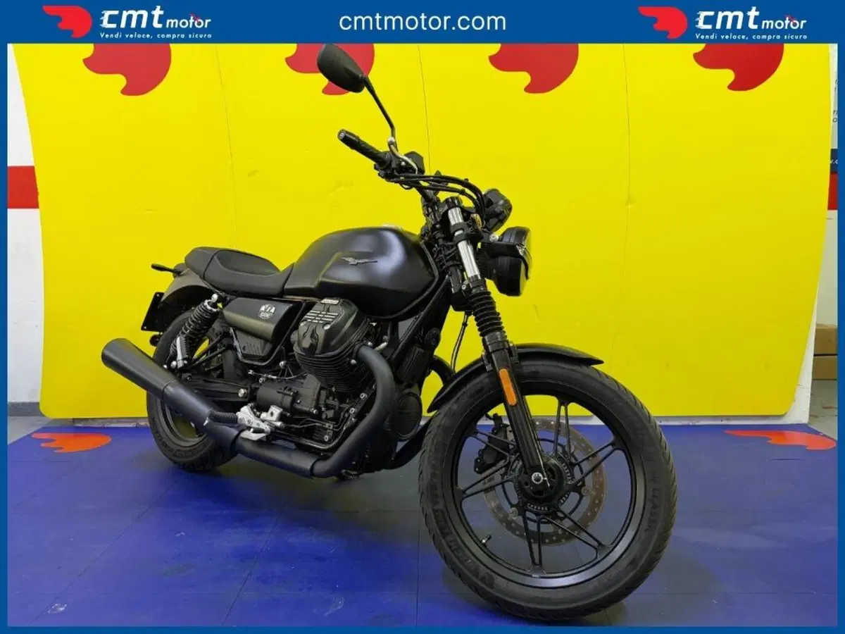 Moto Guzzi V7 Stone (2021 - 24) (2)