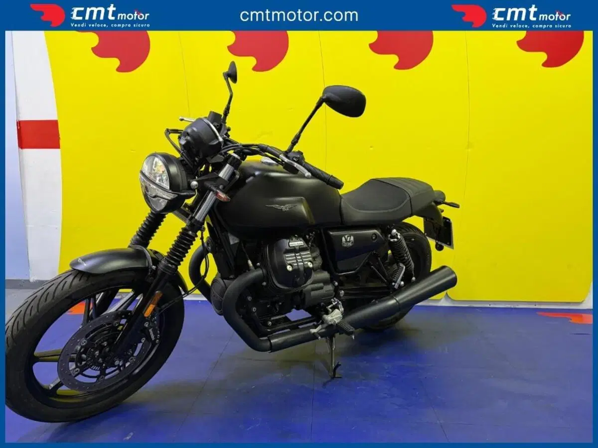 Moto Guzzi V7 Stone (2021 - 24) (4)