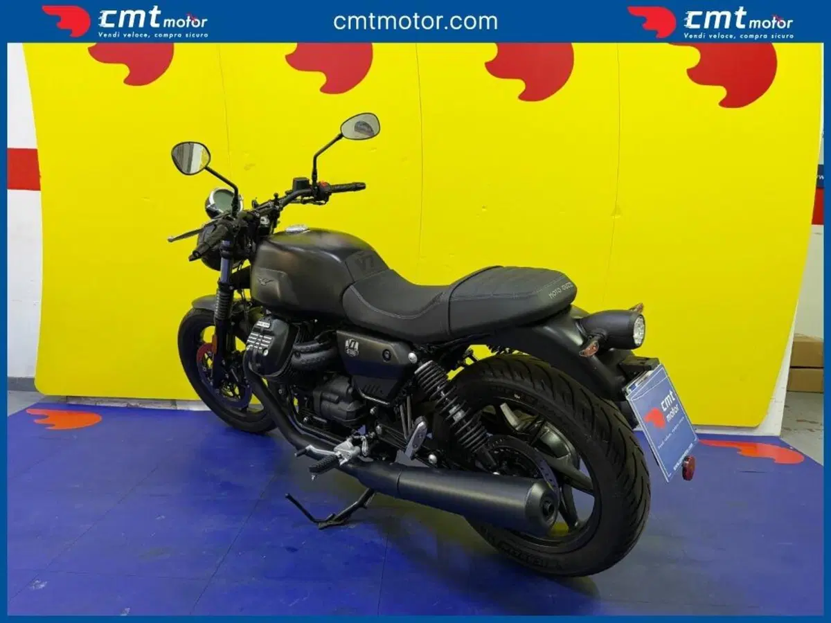 Moto Guzzi V7 Stone (2021 - 24) (6)