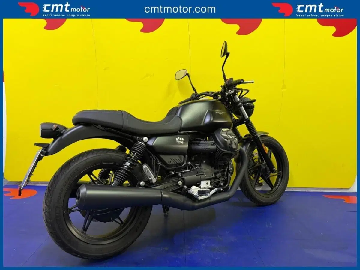 Moto Guzzi V7 Stone (2021 - 24) (7)