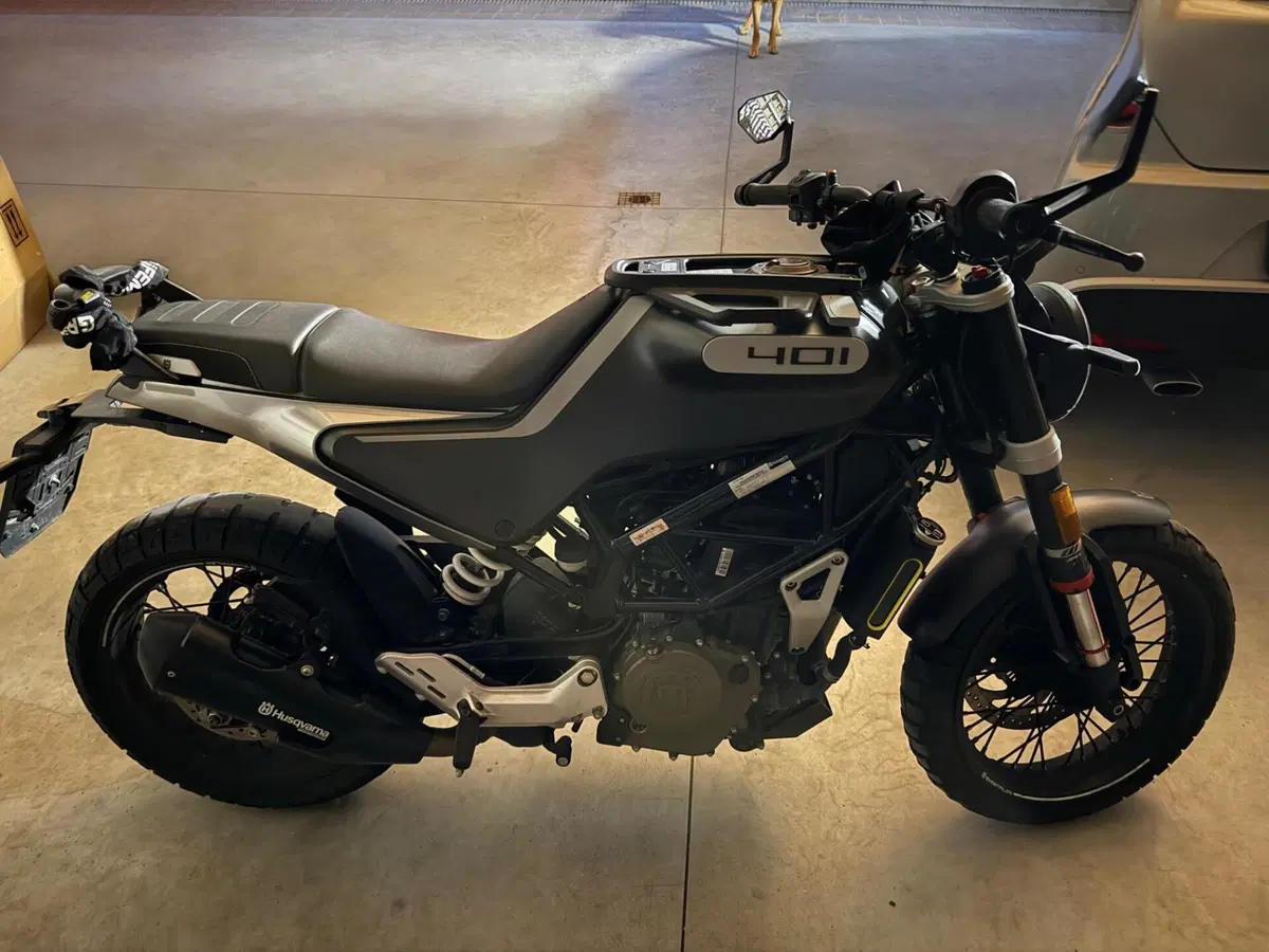 Husqvarna Svartpilen 401 (2021 - 23) (3)