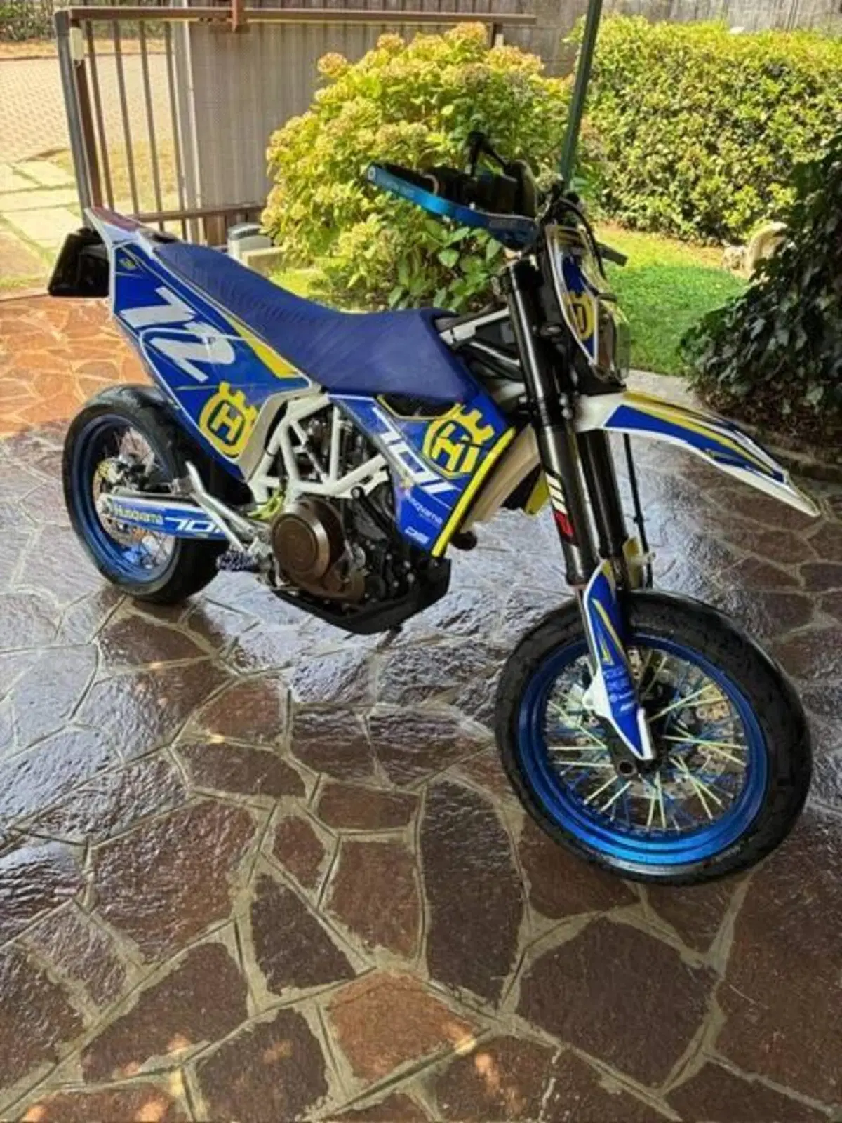 Husqvarna 701 Supermoto (2016)