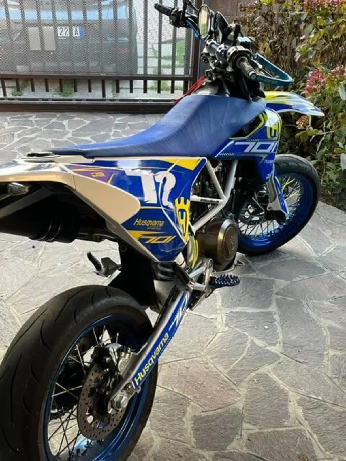 Husqvarna 701 Supermoto (2016) (2)