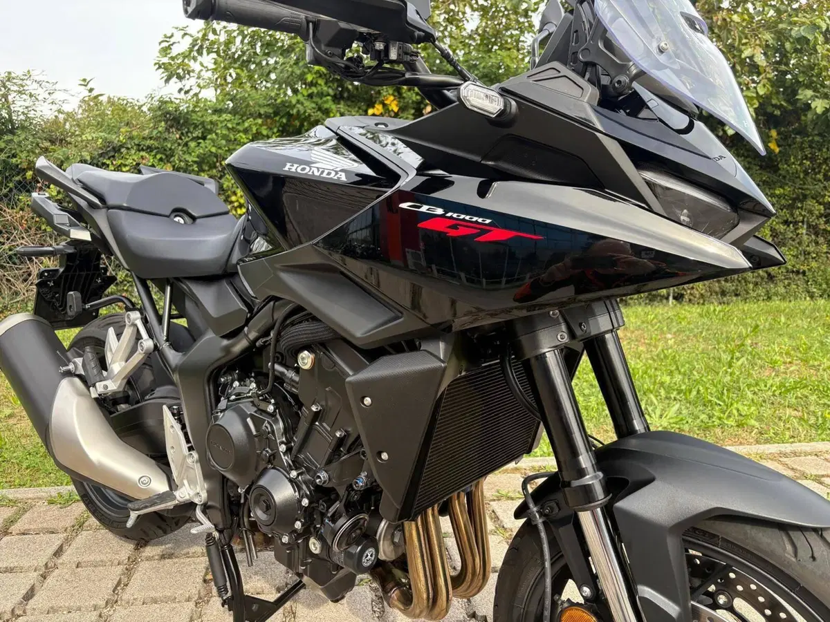 Honda CB 1000 GT (2026) (10)