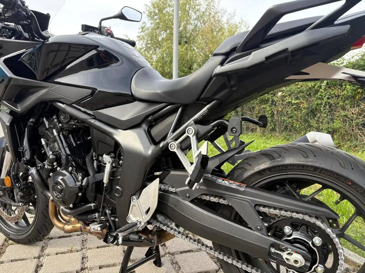 Honda CB 1000 GT (2026) (13)