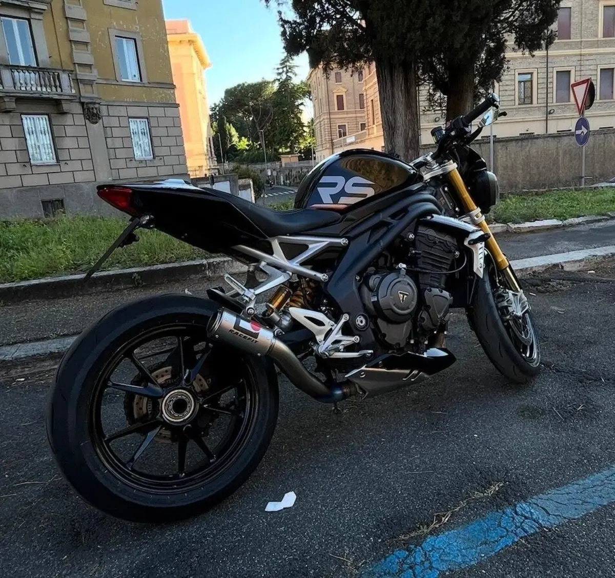 Triumph Speed Triple 1200 RS (2021 - 24) (2)