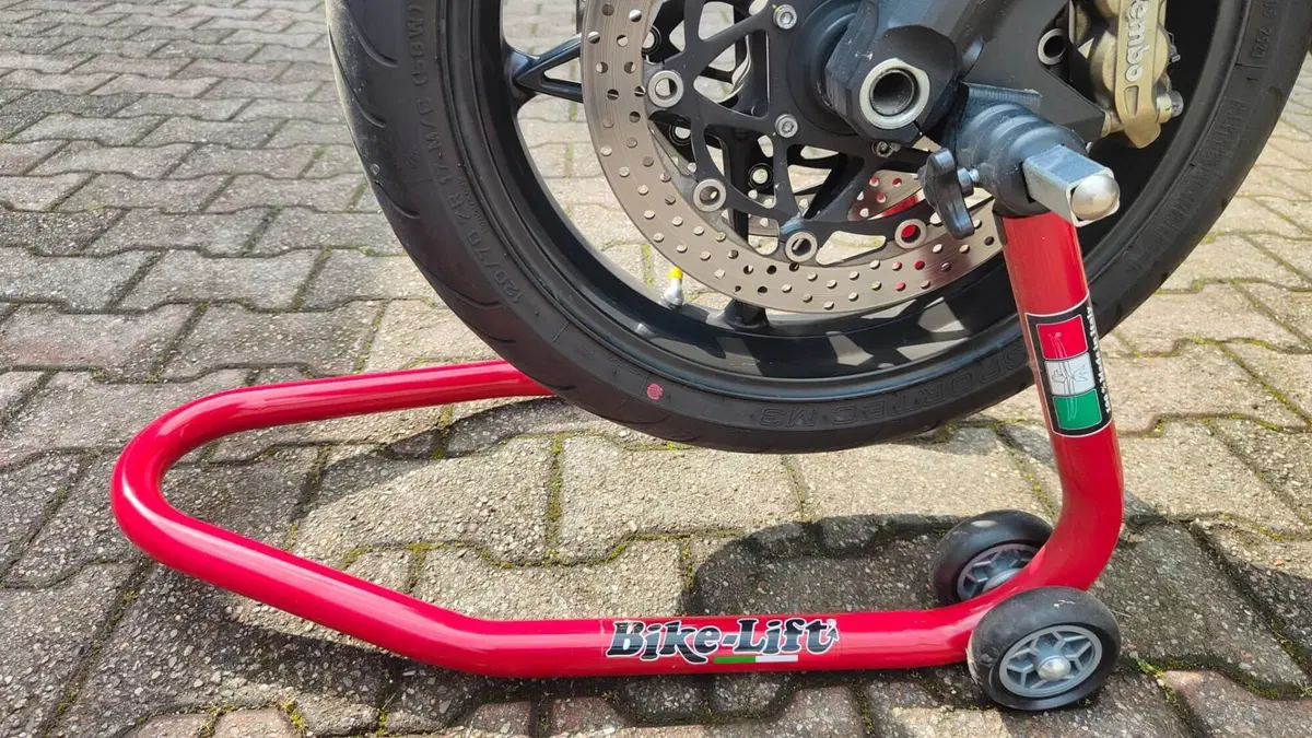 Cavalletti per Mv Brutale 920 Bikelift (2)