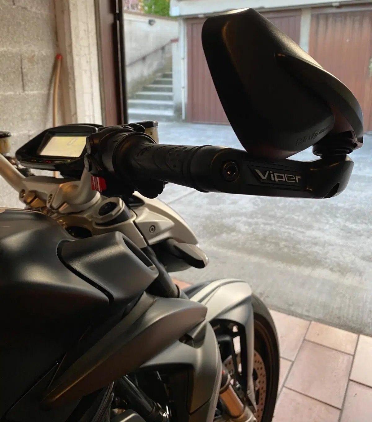 MV Agusta Brutale 800 EAS ABS (2016 - 19) (2)