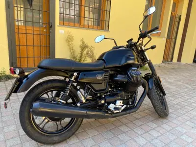 Moto Guzzi V7 III Stone (2017 - 20) usata
