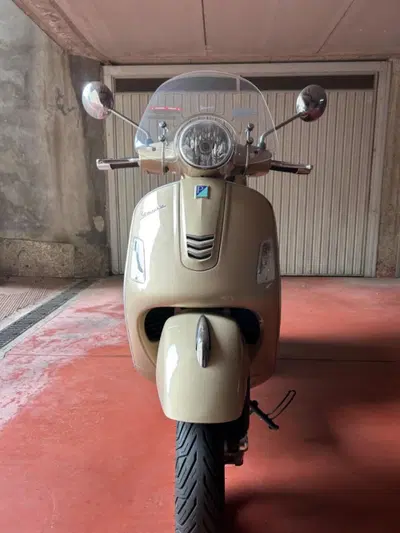 Vespa GTS 300 Hpe (2019) usata