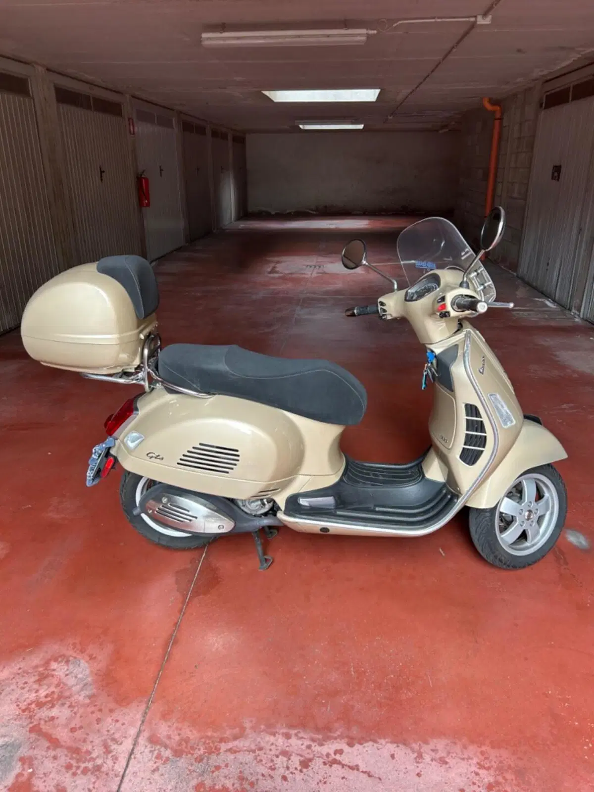 Vespa GTS 300 Hpe (2019) (3)