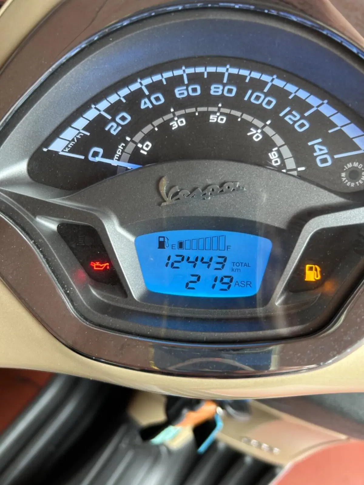 Vespa GTS 300 Hpe (2019) (4)