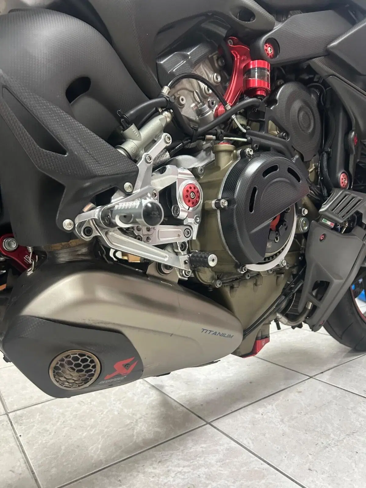Ducati Streetfighter V4 1100 SP (2022) (2)
