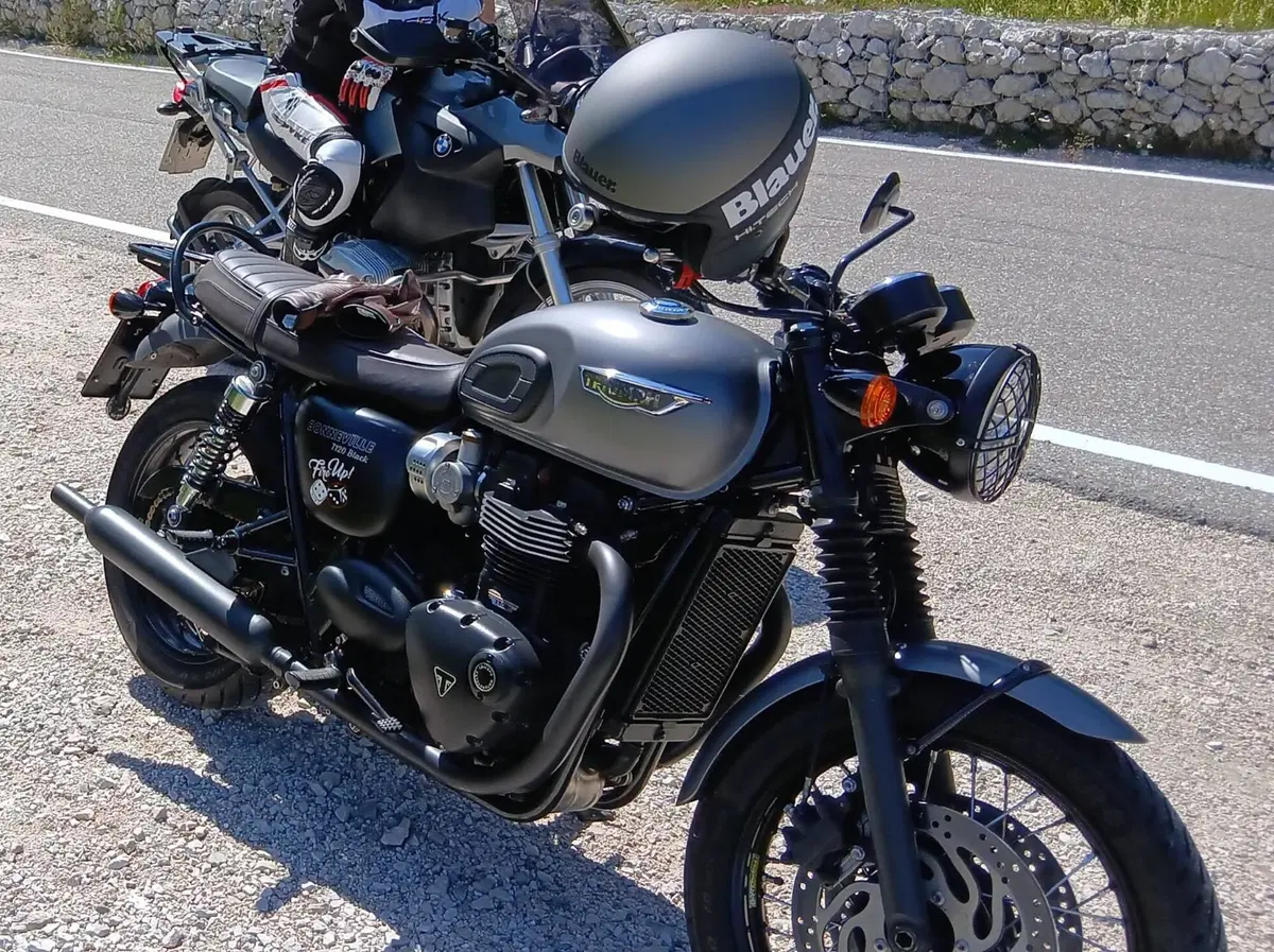 Triumph Bonneville T120 Black (2017 - 20) (4)