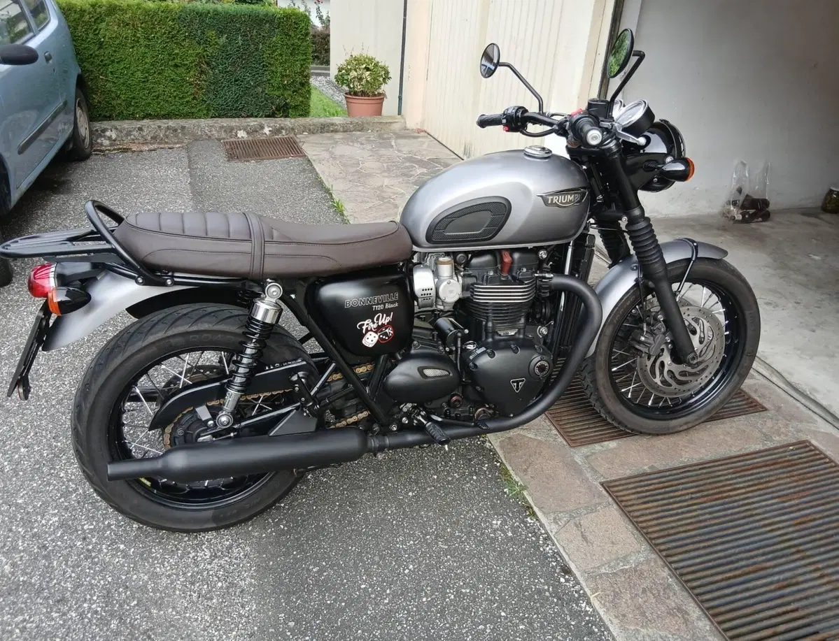 Triumph Bonneville T120 Black (2017 - 20) (11)