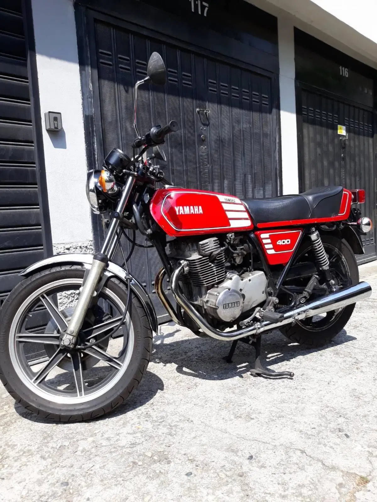 Yamaha XS400 (2)