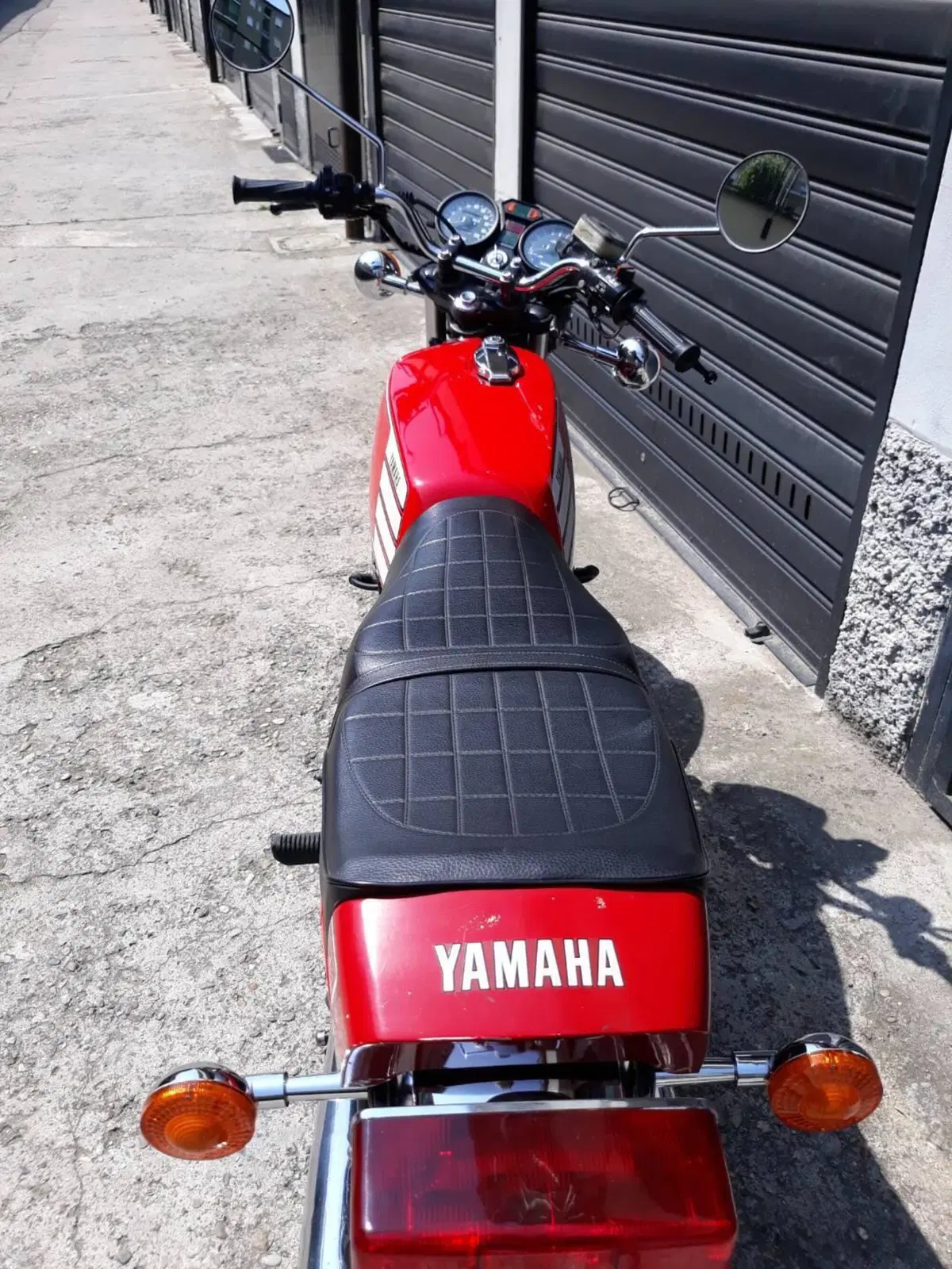 Yamaha XS400 (3)