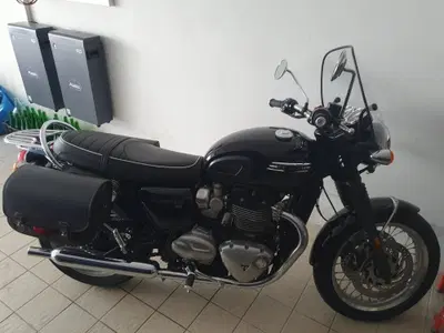 Triumph Bonneville T120 Black (2021 - 25) usata