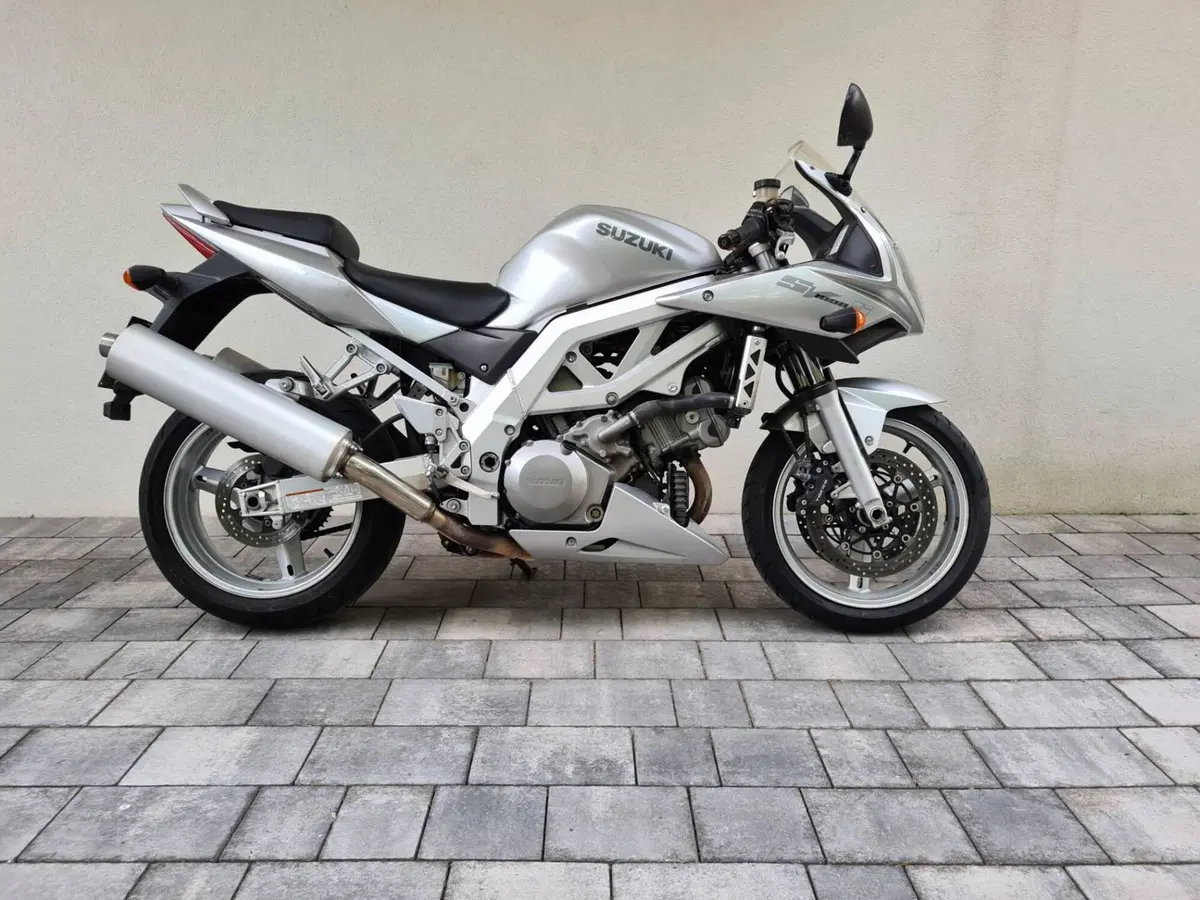 Suzuki SV 1000S (3)