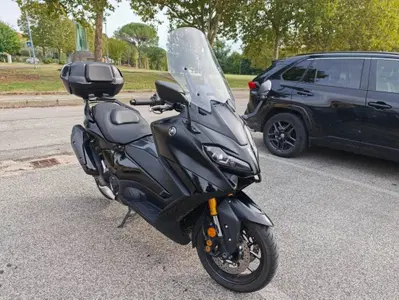 Yamaha T-Max 560 Tech Max (2022 - 24) usata