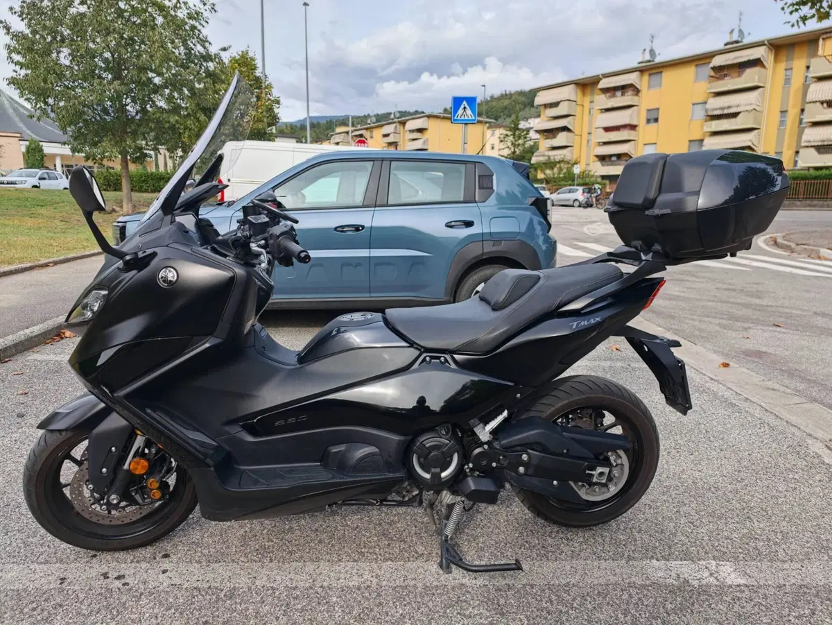 Yamaha T-Max 560 Tech Max (2022 - 24) (3)
