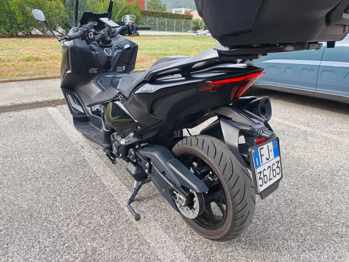 Yamaha T-Max 560 Tech Max (2022 - 24) (4)