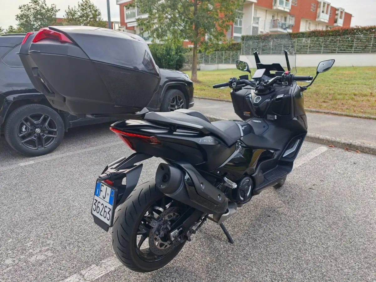 Yamaha T-Max 560 Tech Max (2022 - 24) (5)